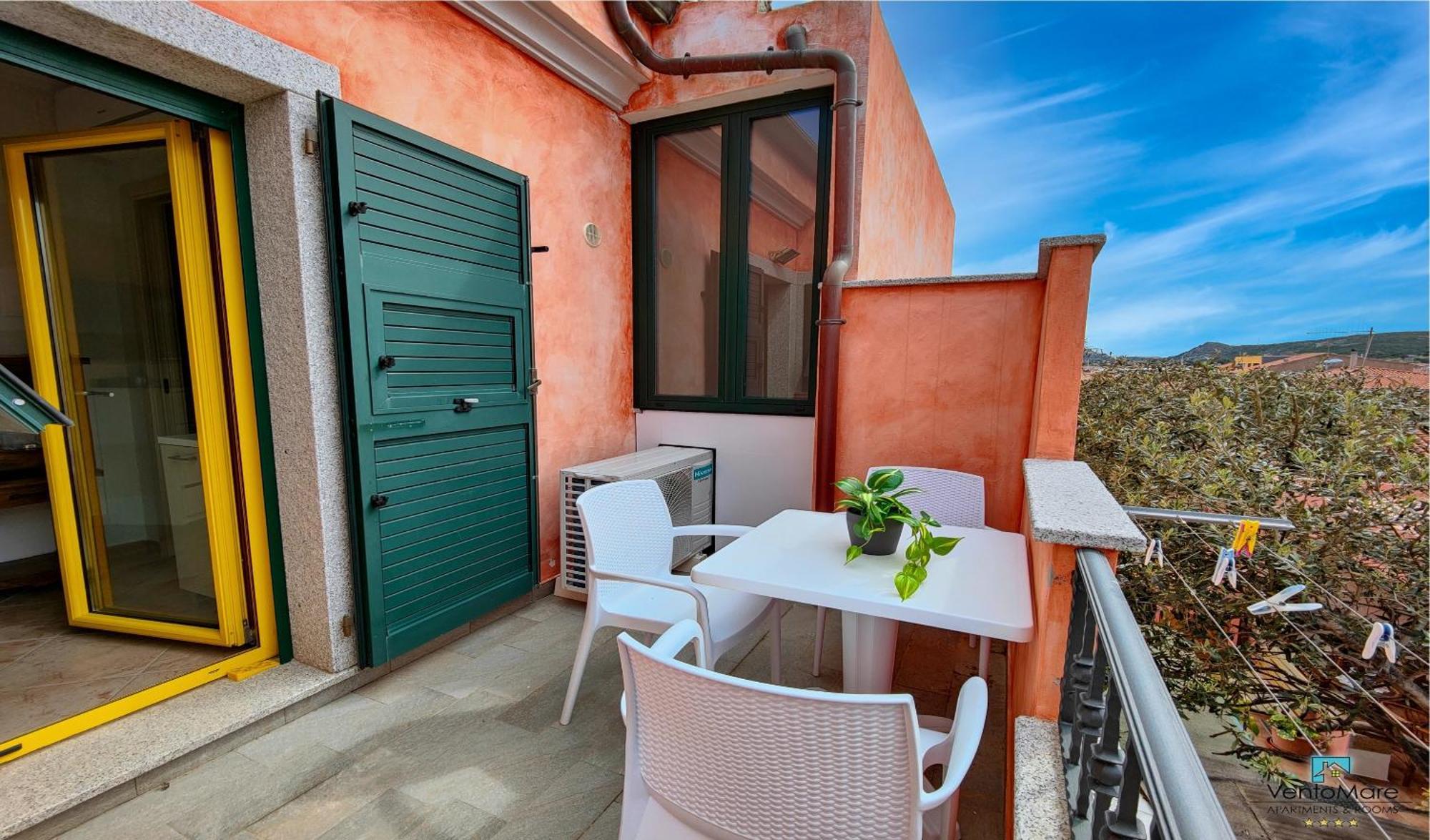 Apartments & Suites Vento Mare Palau Bagian luar foto